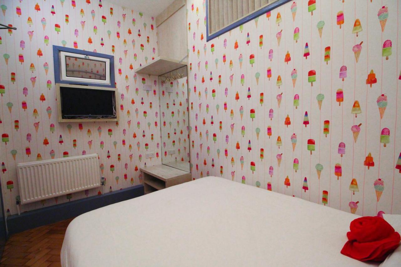Backpackers Youth 18 - 35 Years Old Only Ostello