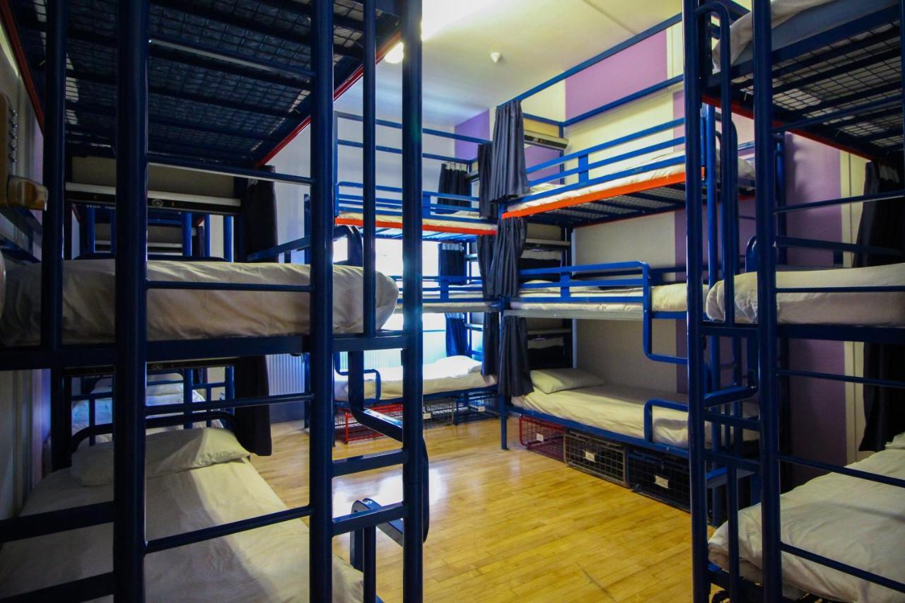 Backpackers Youth 18 - 35 Years Old Only Хостел *
